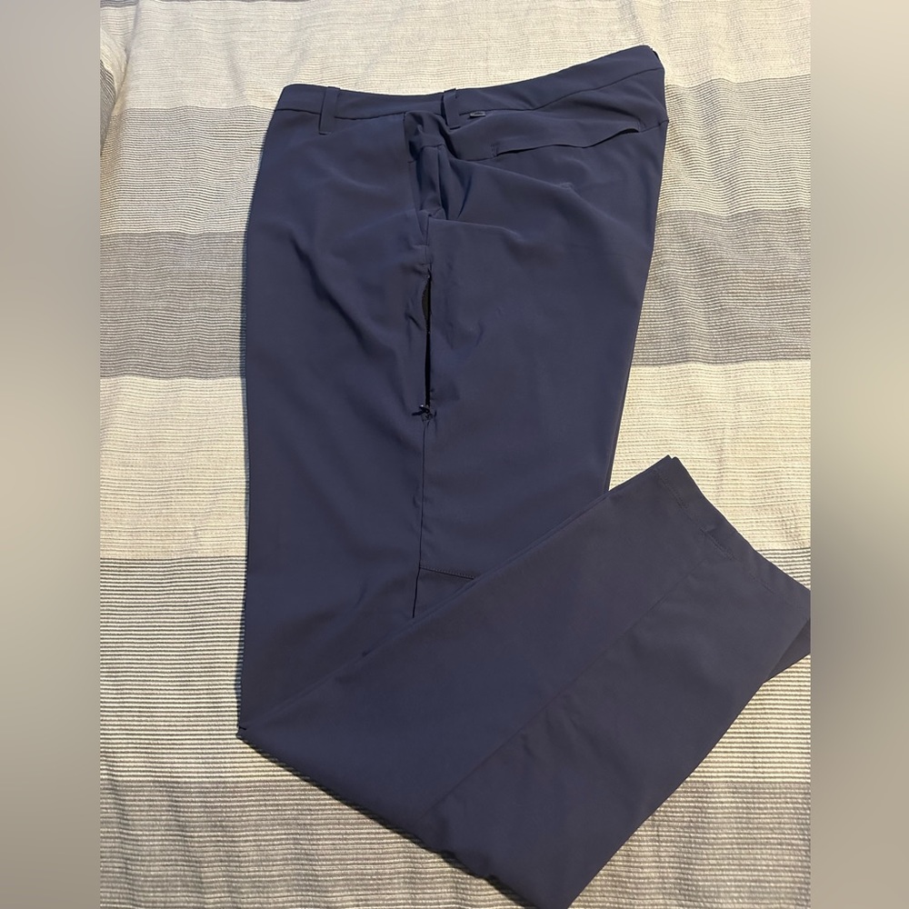 Lululemon Men’s Classic-Tapered Golf Pant
